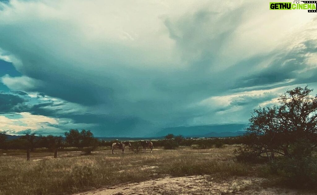 Amanda Righetti Instagram - Tut Tut looks like rain 🌧 #desertskies #arizona #locationfilming