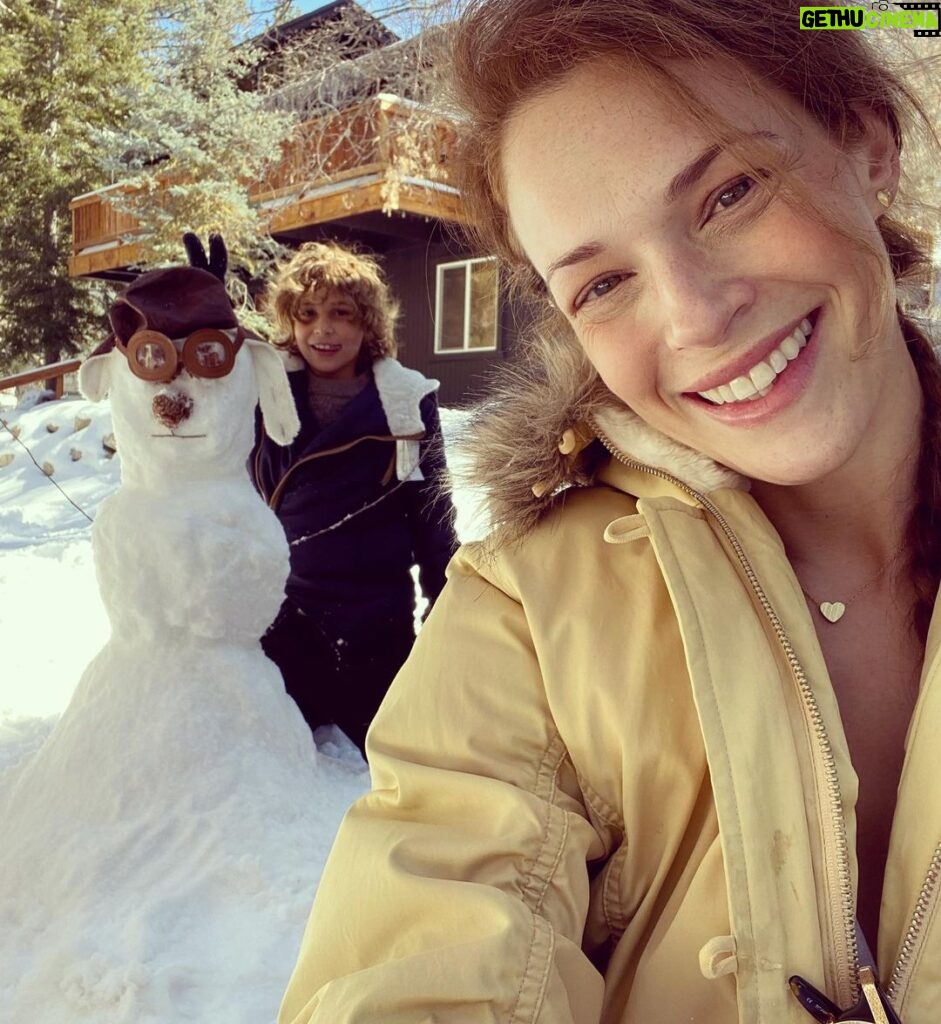 Amanda Righetti Instagram - Snowdog #sundayfunday