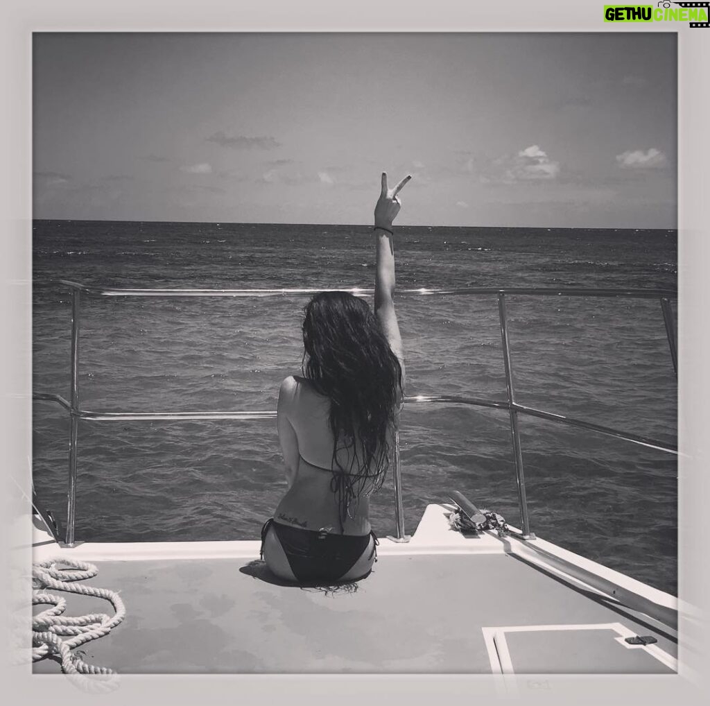 Amanda Zhou Instagram - This sunshine is giving me all the feels #tbt #dominicanrepublic #patiotime #beachbum #igotthetravelbug