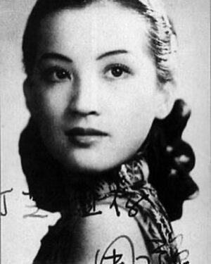 Amanda Zhou Instagram - Happy 100th Grandma - you are still cherished by many where your tragedies will not be forgotten, songs played in restaurants in China, Australia, films, and more, artworks of you on international walls, living rooms, and studios. Your soul is up in the endless sky and I only imagine you are still singing, dancing, telling honest tales, and continue to move and inspire. 
.
.
.
#zhouxuan #zhōuxuán #crazyrichasianssoundtrack #crazyrichasians #icon #legend #theonewiththegoldenvoice #triplethreat #theamandazhou #crazyrichasians