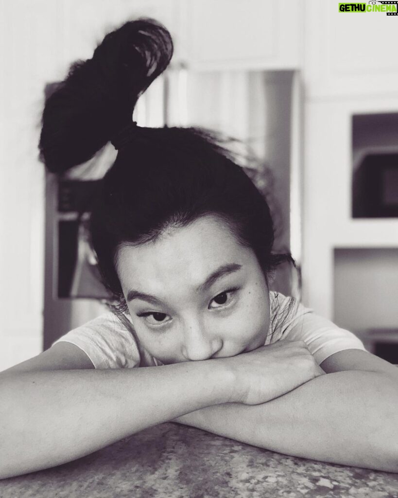 Amanda Zhou Instagram - Chin up buttercup . . . #humpday #theamandazhou #quarantineandchill