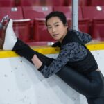 Amanda Zhou Instagram - When you see someone cute, bend and snap ladies . . . #spinningoutnetflix #skaterbelike #iwokeuplikethis #flexibility #amandazhou #bendandsnap