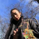 Amanda Zhou Instagram – Happy Lunar New Year!
———> for more✌️
Vibing in my mama’s coat. Back then, I thought her clothes were too extra for me. Fast forward to now, mom was a fashion genius and I’m rocking it cause you’re never too old for a dress-up game.🌟
.
.
.
#blackcoat #asianfashion #thanksmom #yearofthedragon #yearofthedragon2024 #lunarnewyear2024
