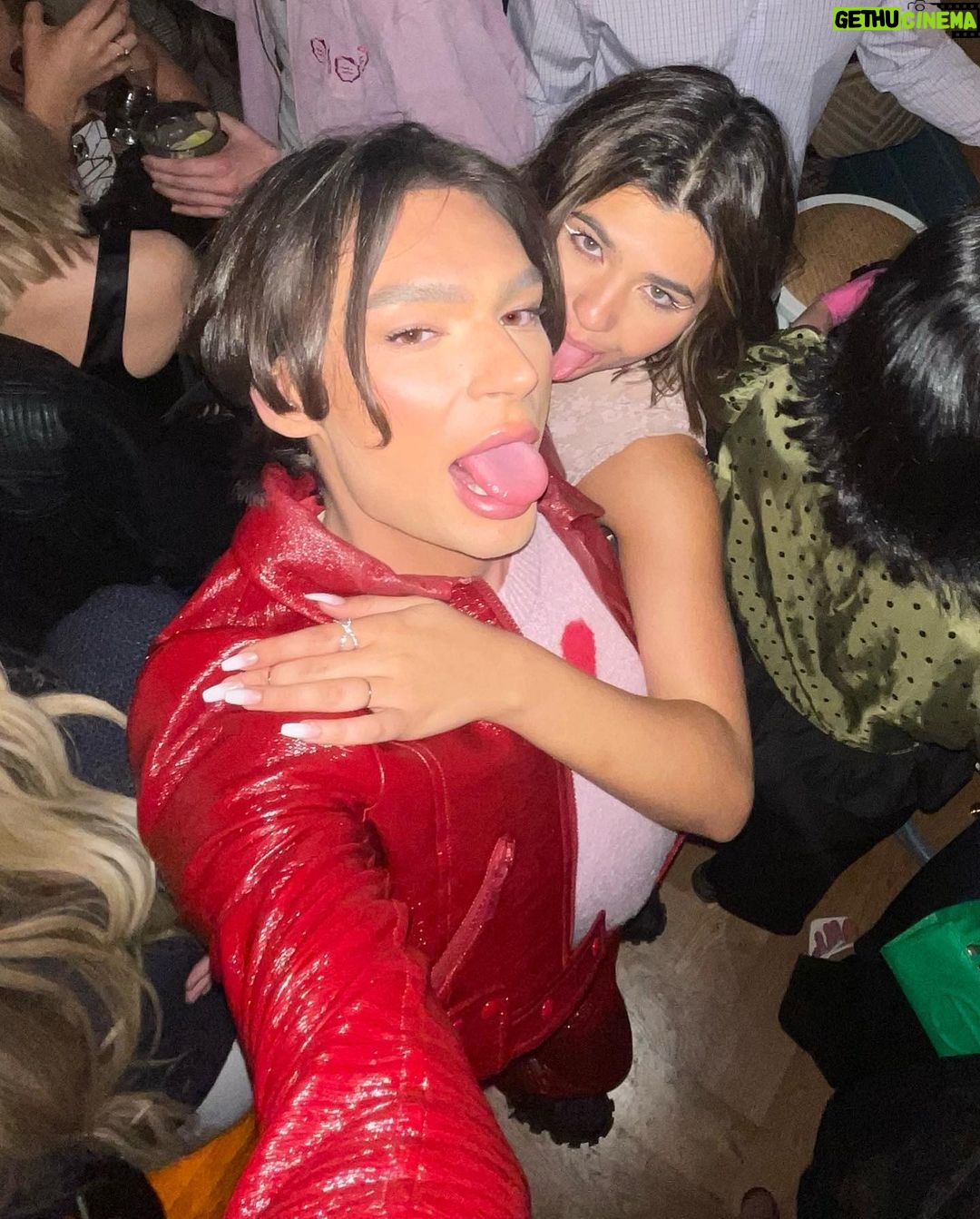 Amber Frank Instagram - Felt like the feed could use some chaos