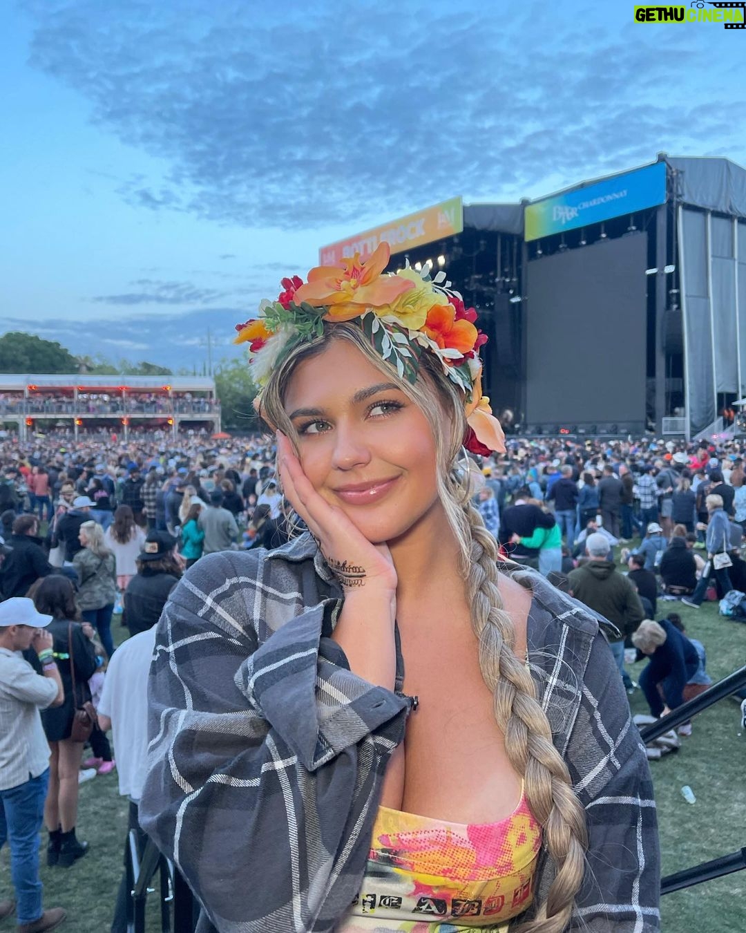 Amber Frank - 3.4K Likes - Thank you @bottlerocknapa for a weekend of incredible music, fun activities and the best vibesπππΆ