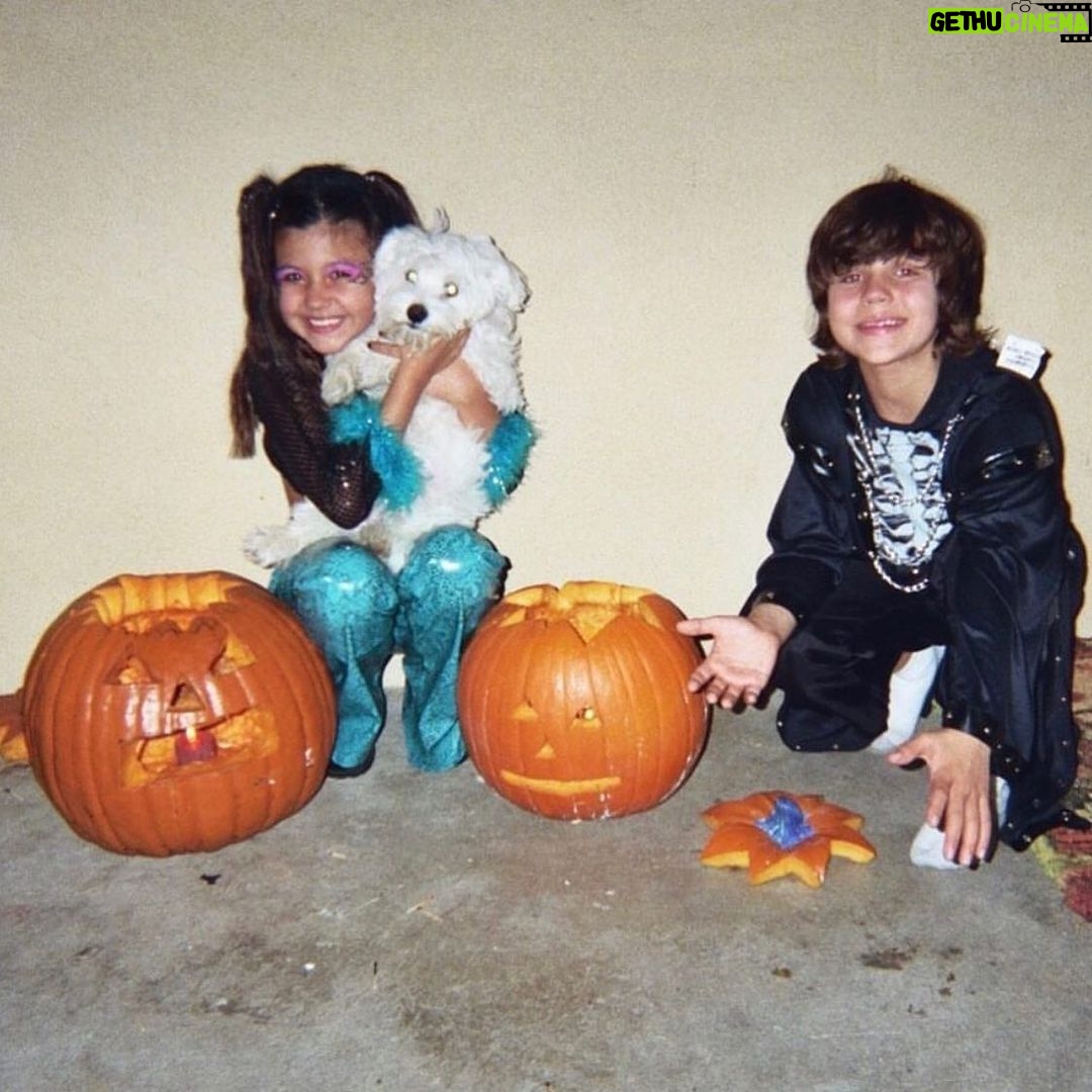 Amber Frank Instagram - Happy birthday to my bestie since birth! Looking back on just a few amazing memories we’ve made together makes me feel so lucky to have you. I love you soooo much!!!
