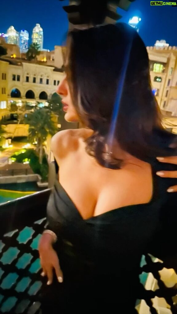 Ameesha Patel Instagram - DUBAI —- About LAST night —- HAPPy VALENTINE’s to alllllll 💖💖💖💖💖💖💖💖💖💖❤❤❤❤