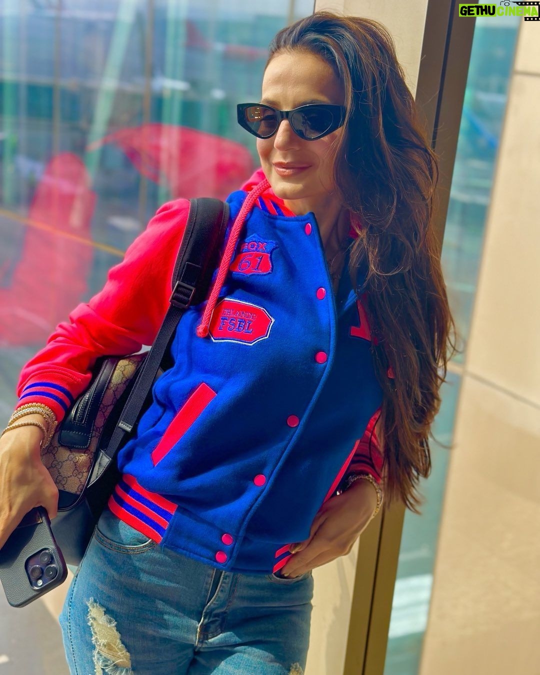 Ameesha Patel Instagram - Travel mode —- work mode 💖💖💖✈️✈️✈️✈️