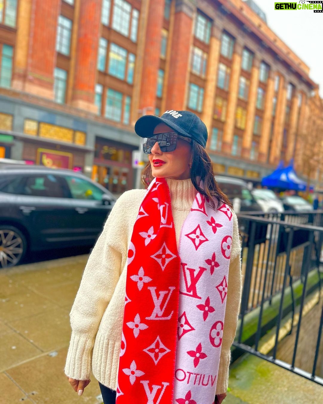 Ameesha Patel Instagram - LONDON ❤️❤️❤️❤️