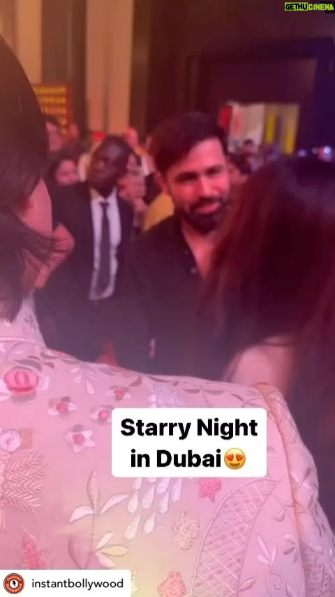 Ameesha Patel Instagram - Posted @withregram • @instantbollywood Stellar night in Dubai ✨ Actor Vivek Oberoi hosts a star-studded evening with Emraan Hashmi, Ameesha Patel, Kunal Goomer, Sonu Nigam, and Madhur Bhandarkar! 🌟 . . #AmeeshaPatel