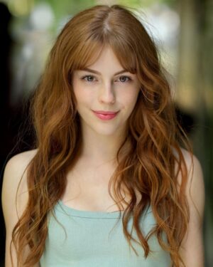 Amelia Gething Instagram - People always ask me what my hair colour is, and to tell you the truth I have null a clue. Some fellows say ginger, some lasses say auburn, some younglings say strawberry blonde, and some oldies say golden. 🍯 I’ve been told my hair be brunette, blonde and red. But I believe to have a mixture of all three on my head. It depends on the lighting and the edit on the photo … but if I had to pick just one, it would have to be red, yo 🤙🏻
-
📸 : @fayethomasphoto