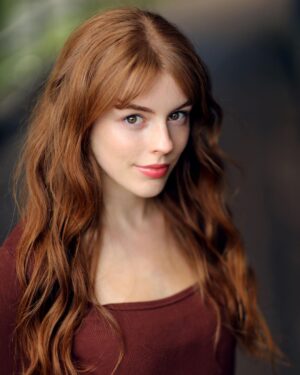 Amelia Gething Instagram - People always ask me what my hair colour is, and to tell you the truth I have null a clue. Some fellows say ginger, some lasses say auburn, some younglings say strawberry blonde, and some oldies say golden. 🍯 I’ve been told my hair be brunette, blonde and red. But I believe to have a mixture of all three on my head. It depends on the lighting and the edit on the photo … but if I had to pick just one, it would have to be red, yo 🤙🏻
-
📸 : @fayethomasphoto