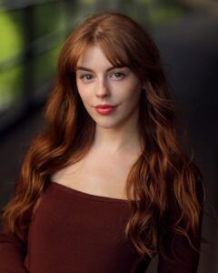 Amelia Gething Instagram - People always ask me what my hair colour is, and to tell you the truth I have null a clue. Some fellows say ginger, some lasses say auburn, some younglings say strawberry blonde, and some oldies say golden. 🍯 I’ve been told my hair be brunette, blonde and red. But I believe to have a mixture of all three on my head. It depends on the lighting and the edit on the photo … but if I had to pick just one, it would have to be red, yo 🤙🏻 - 📸 : @fayethomasphoto