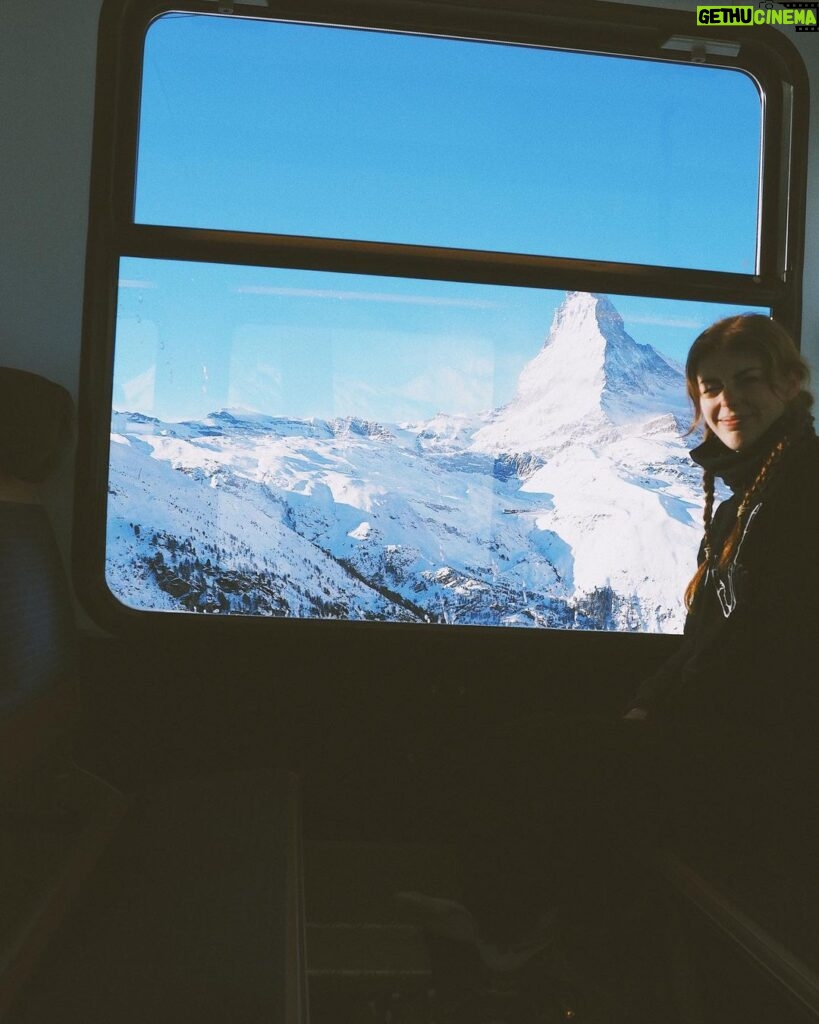 Amelia Gething Instagram - Toblerone irl Matterhorn Glacier Paradise 3883m