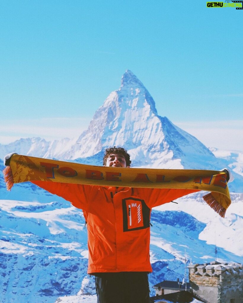 Amelia Gething Instagram - Toblerone irl Matterhorn Glacier Paradise 3883m