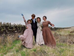 Amelia Gething Instagram - Emily is out now in cinemas in UK and Ireland 🍿🎞

Please enjoy some bts with some of my favourite people 🙏🏻 plenty more to come! #EmilyMovie
