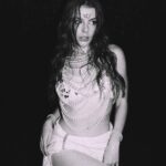Amelia Gething Instagram – Hey. The name’s Thelxiepieia. I’m a siren. I’m a couple hundred years old but no buoy’s tide me down yet 💅🏼 I love all things swimming, singing and sailors. 🧜🏻‍♀️🐚⚓️

Where my jolly sailor bold at? Hit me up you little sun of a beach. ‘Tis the sea-son! Happy Halloween 👻