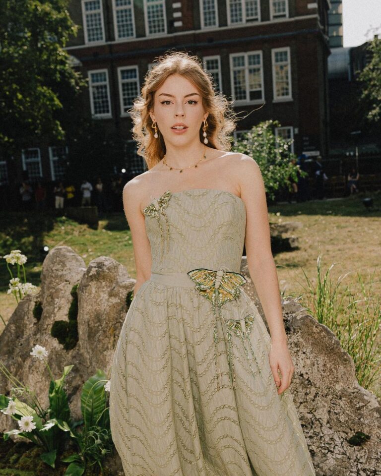 Amelia Gething Instagram - One moth, two moth, three moth, four. This green dress, I do adore! 🧚🏼✨ With beautiful outfits from head to toe, what better place to be than the Mirthridate show! 🦋 ‘Twas a lovely day as the sun did shine, and everybody looked just divine 💚 Thank you so much for having me x