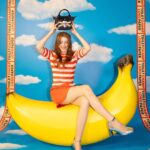 Amelia Gething Instagram – Big nana here. Big nana there. Big nana at @longchamp everywhere. 🍌 They’ve got nanas on bags and bags with baguettes. For it’s a collaboration with @toiletpapermagazineofficial don’t forget! So if you see a nana, remember this post. And remember I said you can use giant bananas as a boat. ⛵️ ☠️ 🥖 

💇🏼‍♀️ : @davidmcneilhair @brookshairsalon
📸 : @samuelmchurchill Longchamp