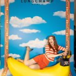 Amelia Gething Instagram – Big nana here. Big nana there. Big nana at @longchamp everywhere. 🍌 They’ve got nanas on bags and bags with baguettes. For it’s a collaboration with @toiletpapermagazineofficial don’t forget! So if you see a nana, remember this post. And remember I said you can use giant bananas as a boat. ⛵️ ☠️ 🥖 

💇🏼‍♀️ : @davidmcneilhair @brookshairsalon
📸 : @samuelmchurchill Longchamp