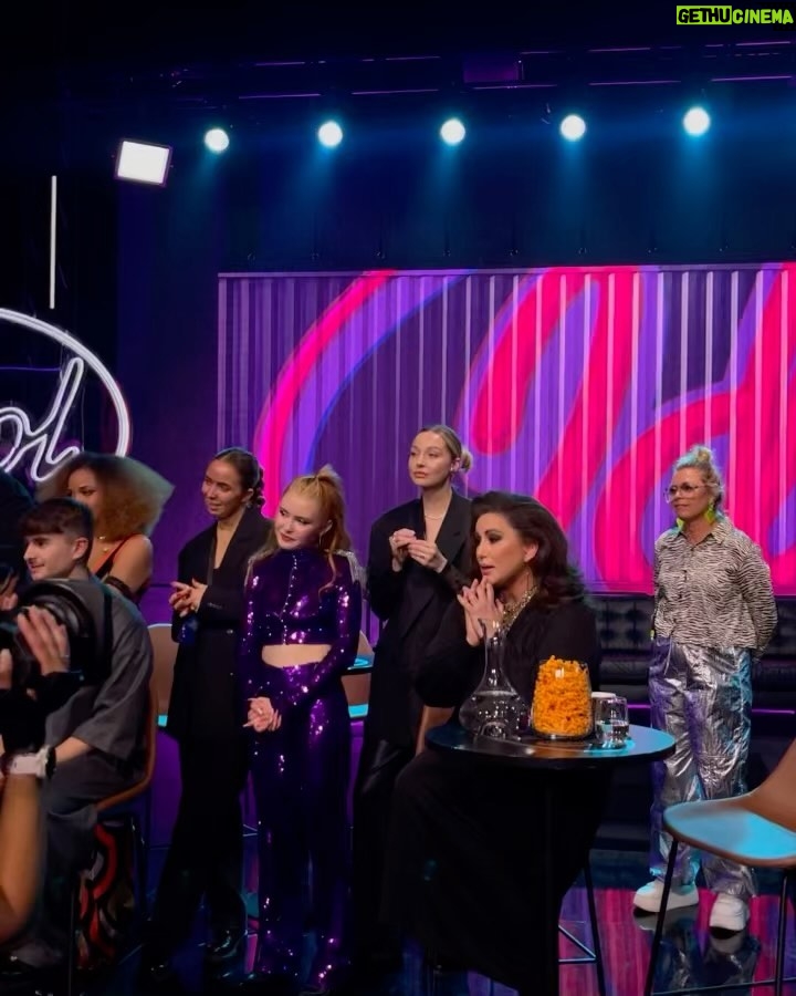 Amie Bramme Sey Instagram - Zoomar du in på mina tår så är det ett YOU PROBLEM! Bortsett från det - we did it Joe 🥳