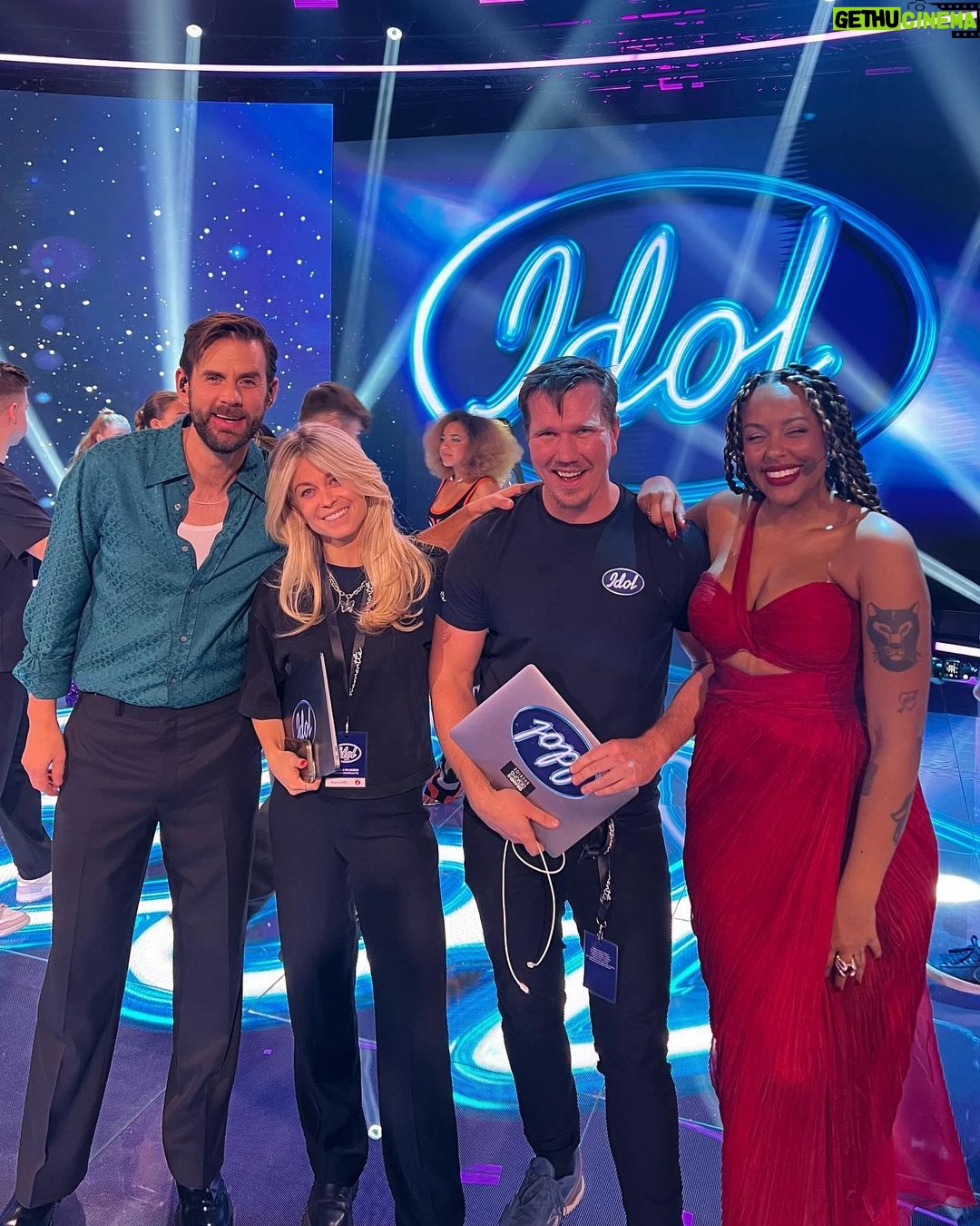 Amie Bramme Sey Instagram - Zoomar du in på mina tår så är det ett YOU PROBLEM! Bortsett från det - we did it Joe 🥳