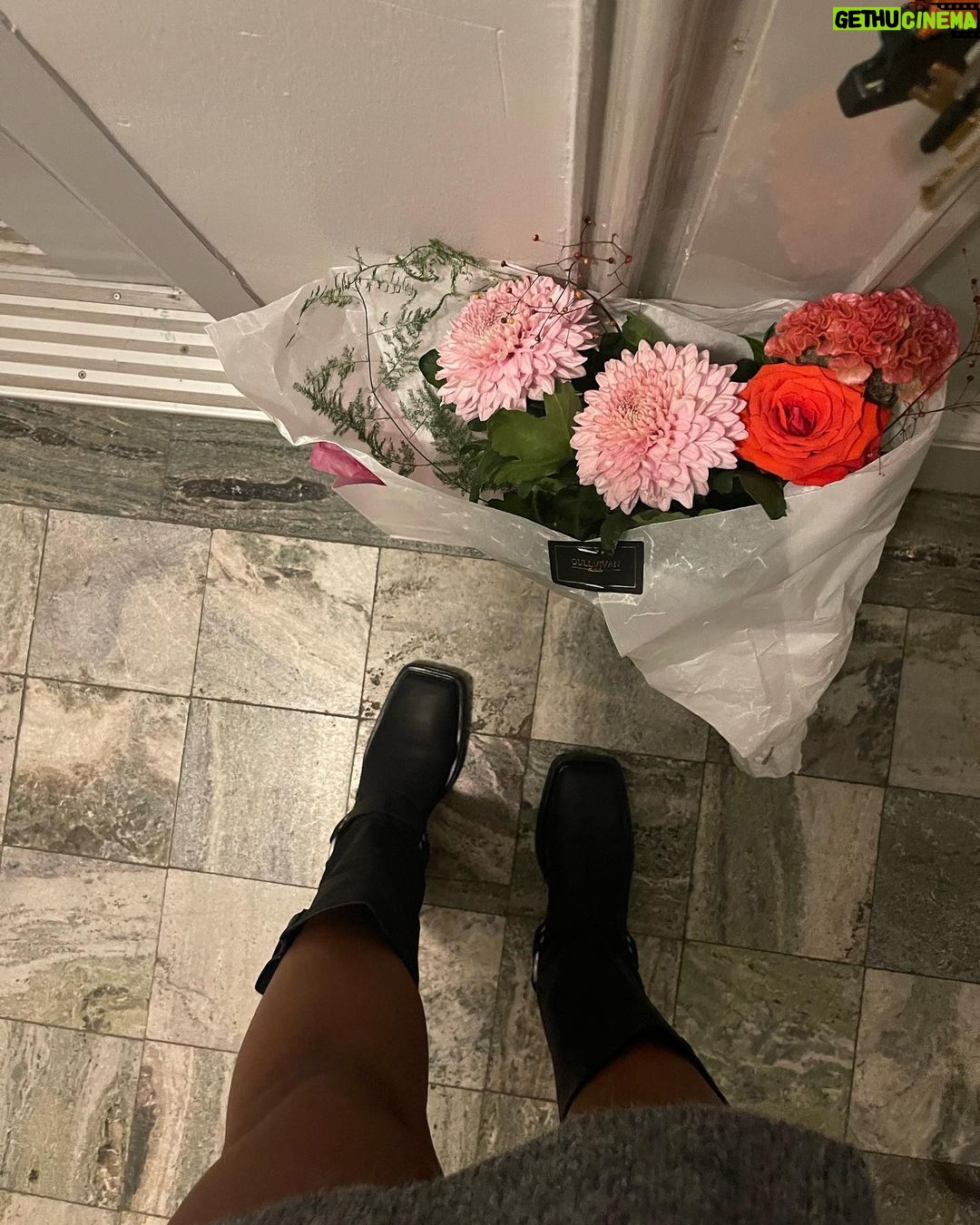 Amie Bramme Sey Instagram - Överlevde första veckan som new girl på jobbet 🥳