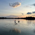 Amie Bramme Sey Instagram - En sommar i fotbollströja, med maneter i händerna och tusen till runt fötterna. Lät Isak vinna över mig på 21an (för husefriden). Enda trista var nog att jag aldrig satte den där bollen men annars - Gotland ILY 💘