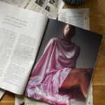 Amie Bramme Sey Instagram - Hello @plazakvinna ❤️ tack Amanda för pratstunden som blev en fin intervju i senaste numret av Plaza. Första gången fotad av Rami Hanna, en ära! Styling, smink och hår av mina favorittjejer, älskar att jobba med er!!!! Magasinet finns i butik nu, bland dom glossiga tidningarna såklart 💕💘 Styling: @hannamw Foto: @ramihanna Text: @amandaduverell MUA: @byemeliejonsson Hår: @elizabethsise Naglar: @fridaselkirk S/o @ha.na.productions ❤️
