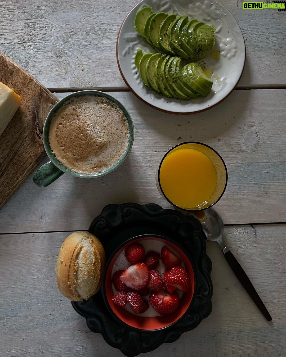 Amie Bramme Sey Instagram - En storm kom från paradiset