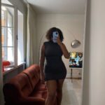 Amie Bramme Sey Instagram – Mmm är helt med på känslan av trötthet när man ser denna klänning överallt på alla basic bitches just nu jag vet jag vet MEN samtidigt – medge att just jag bär upp den På. Ett. Sätt som liksom gjorde det värt att se den en gång till?