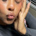 Amie Bramme Sey Instagram – Mmm är helt med på känslan av trötthet när man ser denna klänning överallt på alla basic bitches just nu jag vet jag vet MEN samtidigt – medge att just jag bär upp den På. Ett. Sätt som liksom gjorde det värt att se den en gång till?