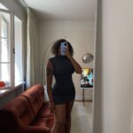 Amie Bramme Sey Instagram – Mmm är helt med på känslan av trötthet när man ser denna klänning överallt på alla basic bitches just nu jag vet jag vet MEN samtidigt – medge att just jag bär upp den På. Ett. Sätt som liksom gjorde det värt att se den en gång till?
