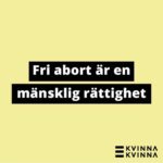 Amie Bramme Sey Instagram – Unga flickor som kippar efter luft, som kollapsar på skolgården. Flickor som ligger orörliga i sjukhussängar. På Instagram ser jag bild efter bild från Iran. I tidningen läser jag om en våg av misstänkta giftattacker mot flickskolor. Det första kända fallet rapporterades på en skola den 30 november förra året. Sedan dess har ytterligare hundratals skolor påverkats. Under senaste veckan har antalet fall skjutit i höjden. 

Internationell kvinnodagen. En dag för att uppmärksamma kampen för kvinnors rätt till sina egna liv, världen över. Det börjar där. Hos flickorna. Våra yngsta och mest utsatta offer. Snippdebatten i Sverige. Abortdebatten i USA. Sexuellt våld som vapen i Tigray där kriget fortsätter rasa fram i total medieskugga. Femicid. Ordet betyder att en person blir mördad för att hon är kvinna. Hur många kvinnor kommer falla offer i år? 
Och flickorna som kippar efter luft i Iran. 

Allt detta pågår parallellt världen över. Kvinnohatet djupt cementerat i våra rättssystem och i våra kulturer. I alla länder, hur olika dessa platser än må vara, återfinns alltid denna struktur. Kvinnohatet kommer i olika uttrycksformer men växer och frodas ur samma jord. 

Det är upp till dig och mig att fortsätta kräva förändring. Vi som rör oss fritt (nåja). Som har tid och råd. Det är upp till oss att förstå systemet och hur vi förändrar det. Det handlar om att skydda flickor från mäns händer på deras kroppar, uppmärksamma och ta ställning mot krig där män systematiskt våldtar kvinnor och barn som krigsföring. Aldrig sluta prata om våldet som konstant pågår i våra svenska hem, det som män utsätter kvinnor och deras barn för. 

Internationella kvinnodagen handlar om precis det här. Skolflickor som kollapsar på skolgården, som ligger i sjukhussängar med andningssvårigheter. Internationella kvinnodagen handlar om att att blåsa tillbaka luften i de unga flickornas lungor.