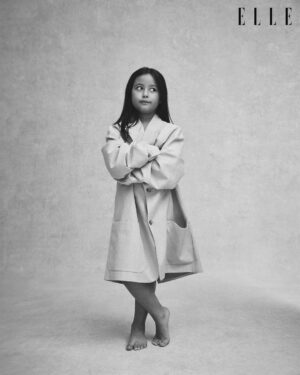 Amie Bramme Sey Instagram - Cuteness & coolness overload när Amie Bramme Sey och dottern Eira fotograferades för ELLEs stora kärleksnummer! 💕

Amie bär klänning från Ann Demeulemeester, kavaj från Gemme Collective. Eira bär kavaj från Gemme Collective och Arket.

Fotograf: Alejandro Sonoro/Sauvage TV @alejandro_sonoro 
Stylister: Anna Fernandez/Lundlund och Lisa Lindqwister/Lundlund @annafernandezlgb @lisalindqwister 
Makeupartist: Ignacio Alonso/Lundlund @iggifly 
Hårstylist: Deshimona Nathanael/Mikas Looks @deshi1
