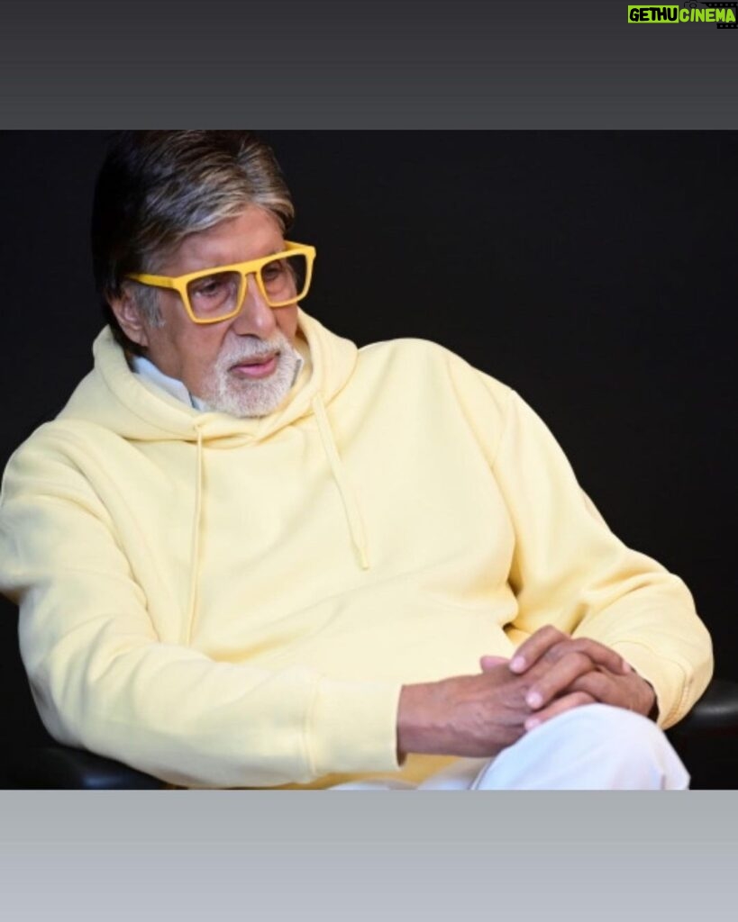 Amitabh Bachchan Instagram - "there is stuff we know we don't know, right ! imagine how much is out there we don’t even know we don’t know" कुछ ऐसी चीज़ें होती हैं, जो हम जानते हैं , कि हम नहीं जानते ! है न ! लेकिन ज़रा सोचिए, कितना कुछ है , जो हमें पता ही नहीं है, की हमें पता नहीं है !