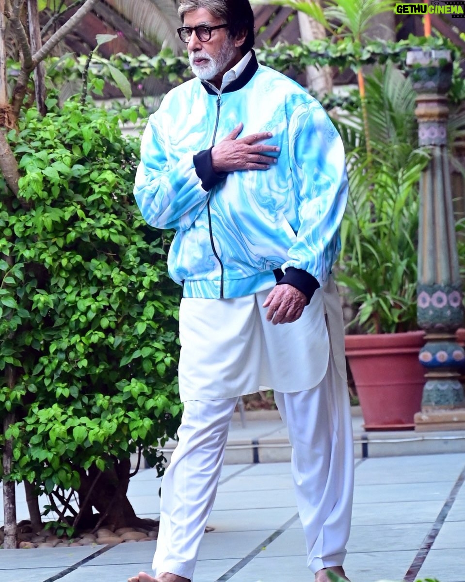 Amitabh Bachchan - 363.8K Likes - … and your love the eternal ..