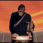 Amitabh Bachchan Instagram – My immense gratitude for your affection and care .. and for the honour .. 

#Turkialalshikh #GlobaliconAward #JoyAwards #SaudiArabia #Riyadh