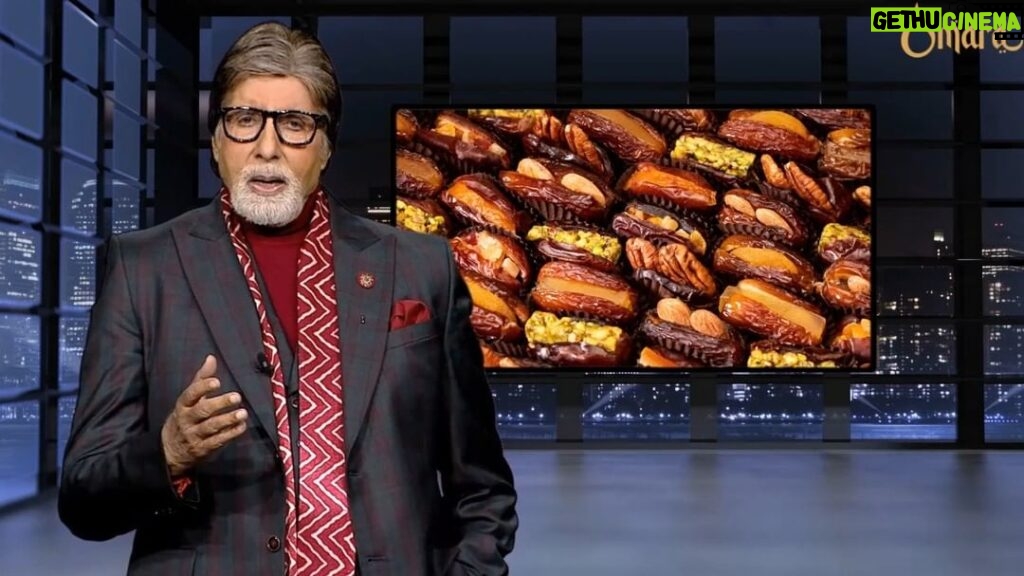 Amitabh Bachchan Instagram - Delight in every bite. Dive into a nutritious snacking experience with @omara_dates and pass on this healthy habit to your loved ones. #omara #omaradates #amitabhbachchan #pyaarbhikhayaalbhi #gourmet #saudidates #healthylifestyle #healthysnacks #nutrition #rethinkdates