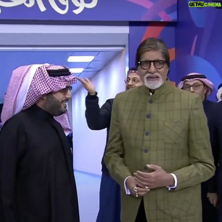 Amitabh Bachchan - 1.9 Million Likes - "An evening in Riyadh .. " what an evening ..
Cristiano Ronaldo, Lionel Messi, Mbape, Neymar all playing together .. and yours truly invited guest to inaugurate the game .. PSG vs Riyadh Seasons ..
Incredible !!!
#football #Ronaldo #Messi #AlNassr #SaudiArabia @thebushramahdi @rredfilms #Turkialalshikh