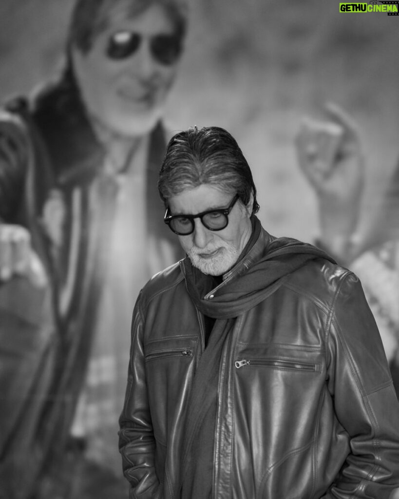 Amitabh Bachchan Instagram - Kajrare kajrare .. after almost 17 years .. !!.. . . @avigowariker