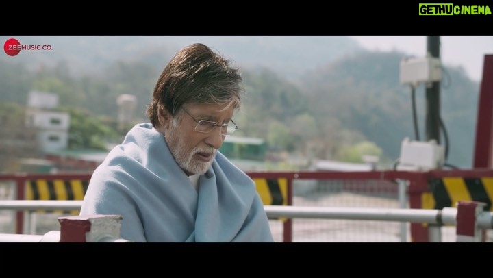 Amitabh Bachchan Instagram - #JaikalMahakal का राग और परिवार का प्यार, दोनो गूँजेगा हर दिल में अबकि बार! ❤️ Song out now! #Goodbye releasing in cinemas near you on 7th October 2022. #GoodbyeOnOct7 @rashmika_mandanna @neena_gupta @pavailgulati @elliavrram @ashishvidyarthi1 @whosunilgrover @sahilmehta4 @abhishekhkhan_ #VikasBahl @balajimotionpictures #GoodCo #SaraswatiEntertainment @ektarkapoor @shobha9168 @virajsawant @bhavinisheth @itsamittrivedi @swanandkirkire @zeestudiosofficial @zeemusiccompany @penmarudhar @f.a.a.r.a @ruchikaakapoor