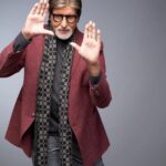 Amitabh Bachchan Instagram - … a question : does this 🙌🙌emoji depict film framing as in my Insta pic .. or prayers, hailing, excitement … or what ? I thought it was film frame .. like good enough to be framed on film 🥺