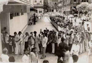 Amitabh Bachchan Instagram - Advance booking of my film DON .. !
And they said .. THEY .. that the queues were a mile long 🥺 ..
.. released in 1978 .. 44 years !! 🥺
AND these also released same year :
DON, Kasme Vaade, Trishul, Muqaddar Ka Sikandar, Ganga Ki Saugandh .. 5 Blockbusters in one year !! 🥺 .. some of them ran more than 50 weeks .. 
Kya din the wo bhi !!