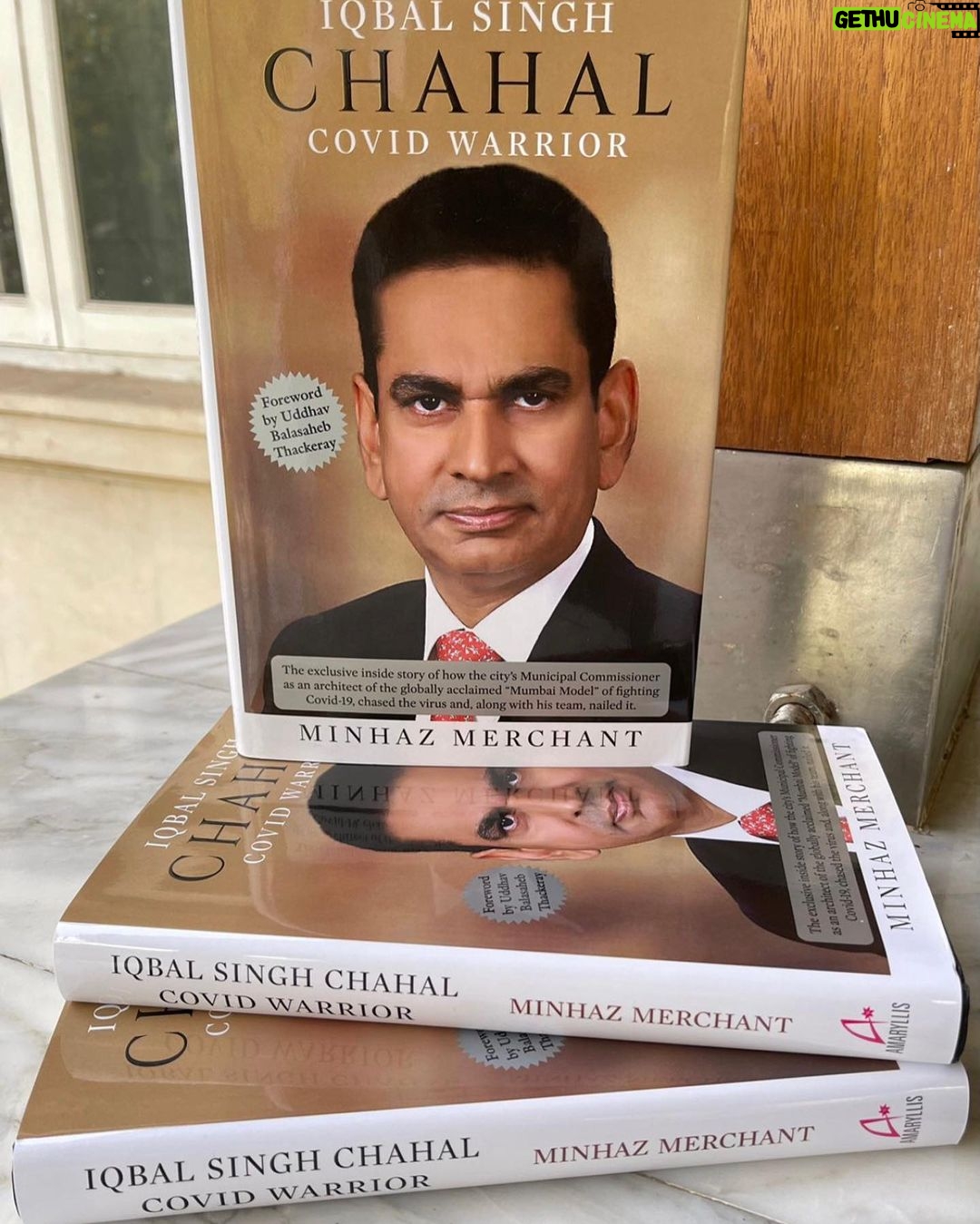 Amitabh Bachchan Instagram - COVID WARRIOR - Iqbal Singh Chahal - decorated and honoured with accolades !! “Mumbai’s Pride”: Mumbai Covid Fight Model. It's an eye opener. The World needs to know what happened in Mumbai. And the book says it all 🌹