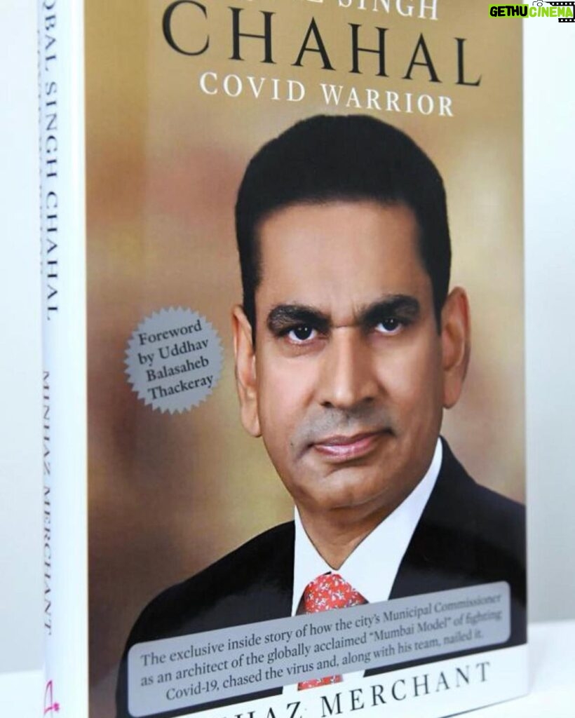 Amitabh Bachchan Instagram - COVID WARRIOR - Iqbal Singh Chahal - decorated and honoured with accolades !! “Mumbai’s Pride”: Mumbai Covid Fight Model. It's an eye opener. The World needs to know what happened in Mumbai. And the book says it all 🌹