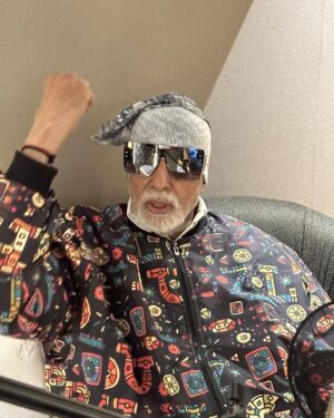 Amitabh Bachchan Instagram - 🎵🎵🎵 गाना बजाना, ये तो सब ने है जाना ;
इससे बेहतर कुछ नहीं , ये हमरा है फँसाना