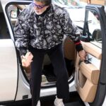Amitabh Bachchan Instagram - गाड़ी चला के आ गये , काम स्थान पे हम , rehearsal चले गा दिन भर, दम दमा दम दम !!!