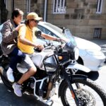 Amitabh Bachchan Instagram - Thank you for the ride buddy .. don’t know you .. but you obliged and got me on time to location of work .. faster and in avoidance of the unsolvable traffic jams .. thank you capped , shorts and yellowed T - shirt owner