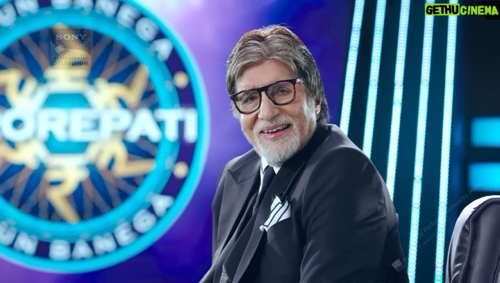 Amitabh Bachchan Instagram - #KBC15 ke registration ke liye ulool-julool haathkande mat apnaaiye, bas phone uthaaiye aur 29th April raat 9 baje se puchhe gaye sawaalon ke jawaab bhejiye! 🤳 29th April raat 9 baje se shuru ho rahe hain KBC ke registrations. 🤩 #KBC15 #KaunBanegaCrorepati #KBCRegistrationsFrom29thApril9pm @amitabhbachchan